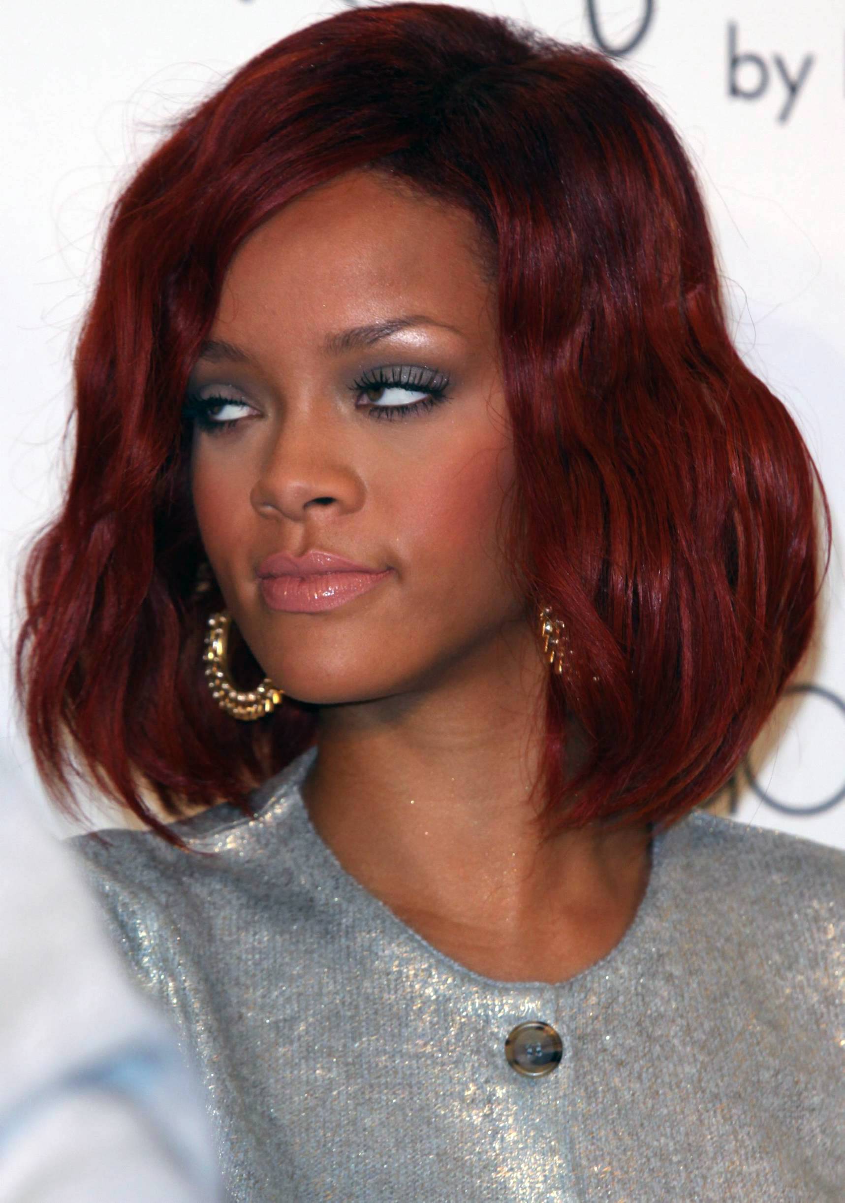 Rihanna Kosty 555 info 024